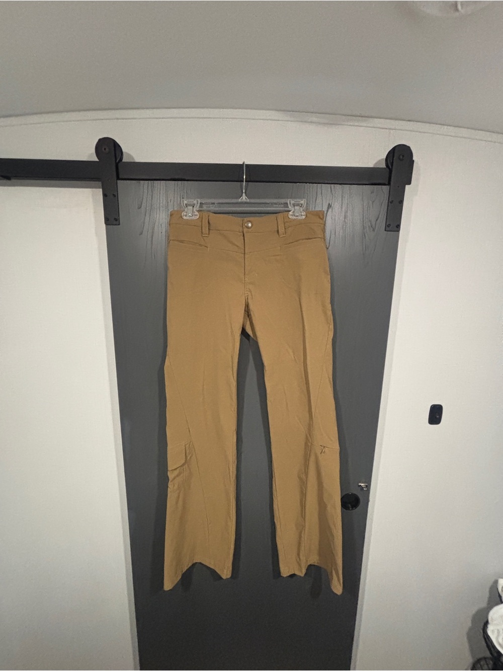 Women’s Athleta Dipper Cargo Hiking Pants EUC